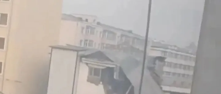 黑龙江海林一建筑发生部分坍塌致9人被困，正在救援