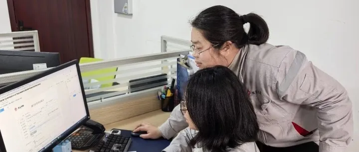 榜樣的力量丨撫州市東鄉(xiāng)區(qū)南方新材料有限公司鄧紅燕：細(xì)致于事 關(guān)懷于人