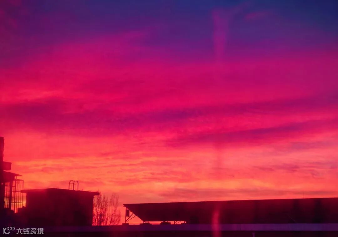 62.《绯红满天》 摄影：于红.jpg