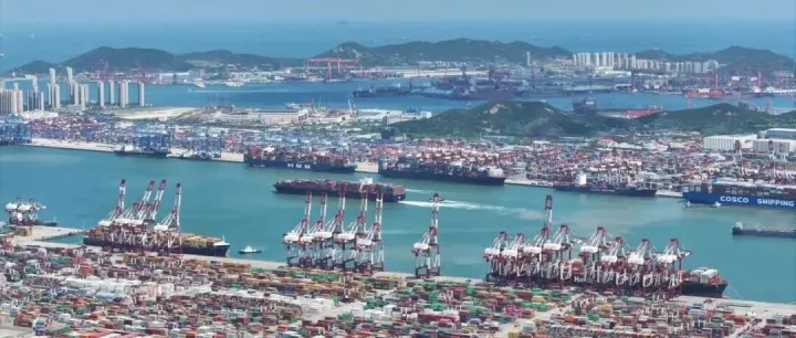 前2個(gè)月青島港海鐵聯(lián)運(yùn)箱量突破51萬(wàn)標(biāo)箱，同比增長(zhǎng)10.6%