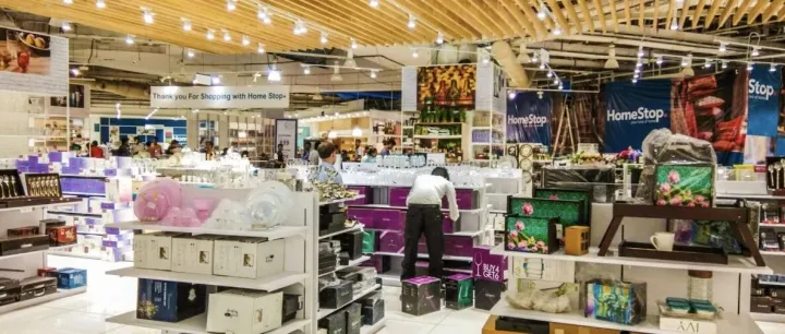 别被 15% 的线上流量遮了眼：占领北美零售 85% 领土的“货架博弈”