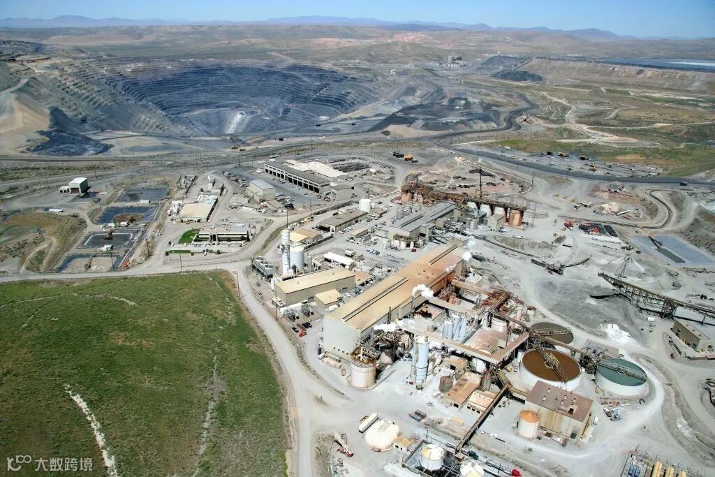 Barrick-Goldstrike-mine-in-Nevada.jpg