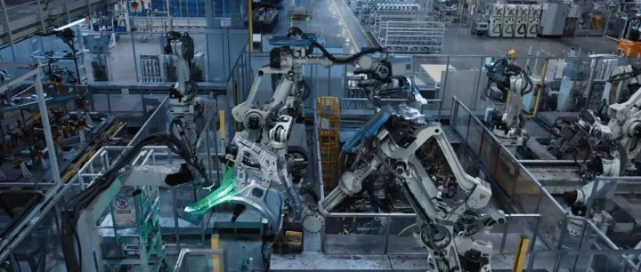 具身智能“可靠”进厂，海康机器人分几步走？