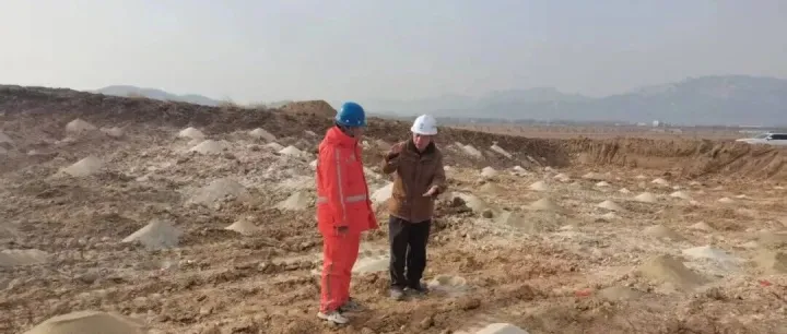 西南交通大學(xué)教授蒞臨葫蘆島項(xiàng)目部檢查指導(dǎo)工作