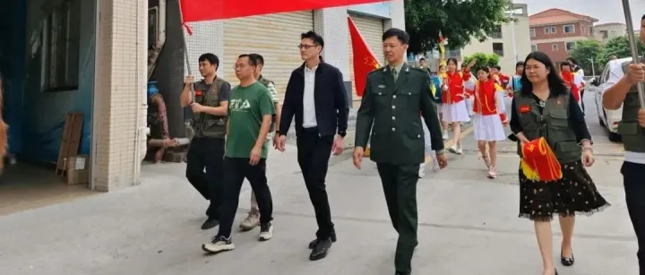 张家垣、岑展锋、何毅其，你们是东凤的骄傲！