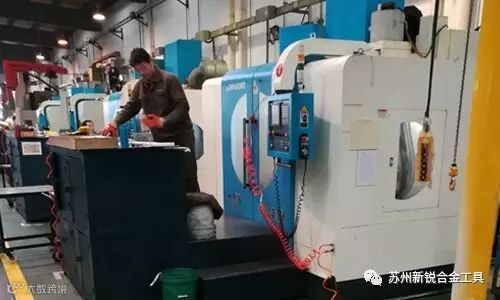 20170204-1-正文图2-公司新闻-未雨绸缪 为新年生产保驾护航.jpg