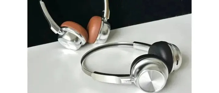 抛弃 AirPods！一根“劣质”海绵耳机，凭什么被欧美辣妹买成高价社交货币？