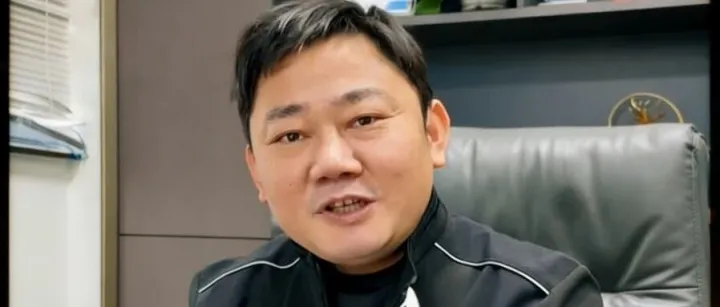 初中学历，蒙眼装发动机，亏过2000万：张雪的故事比你想的更狠