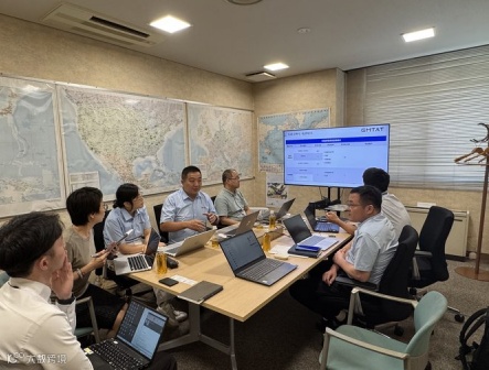 销售团队和客户沟通现场