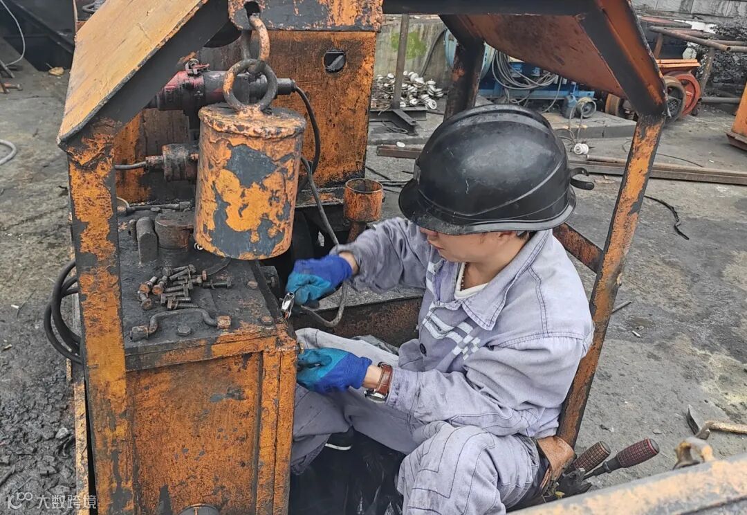 永安煤业 郑文贤 苏桥煤矿强化设备维护保养 全力冲刺“开门红”.jpg