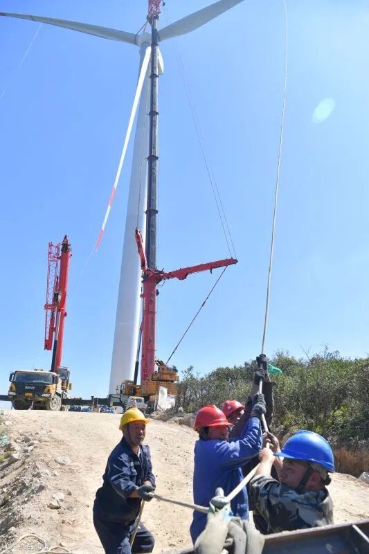 武平出米岩风电场风机吊装-黄琬堃.jpg