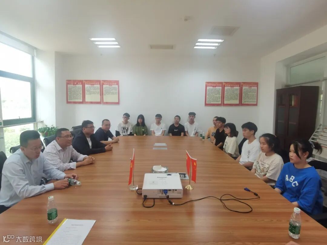 六盘水师范学院到福能(贵州)发电有限公司举行“产学研合作基地”挂牌仪式会议照片(罗克进 摄).jpg