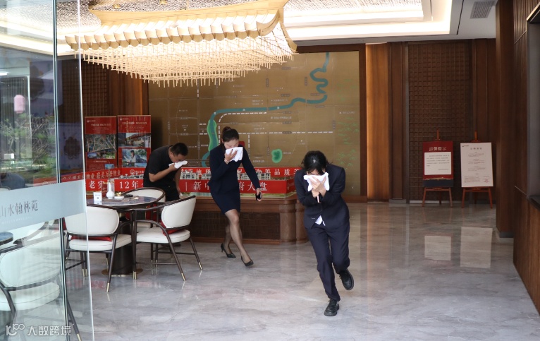 联美公司 吴雅君 连城美伦·山水翰林苑举行消防安全演练 (2).JPG