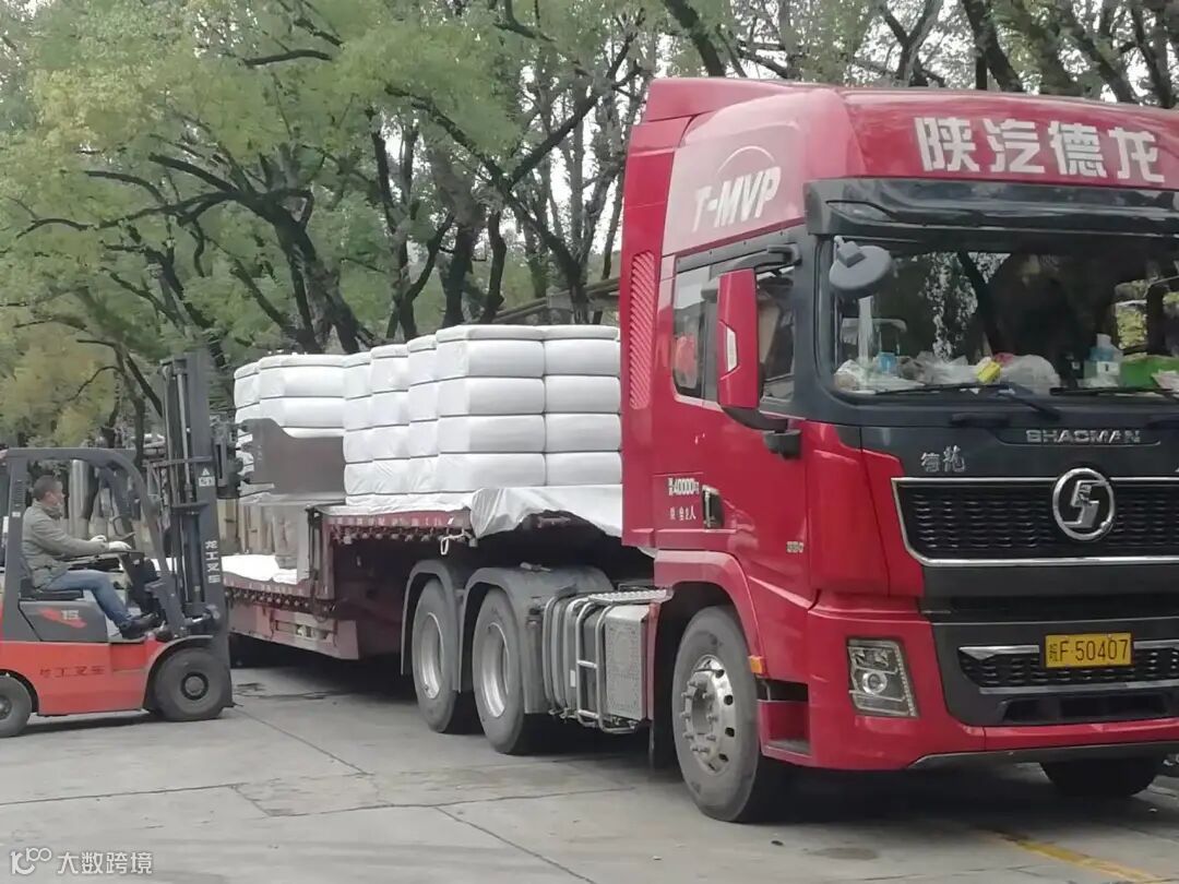 福维 赖雄杰福维公司:产品发运销售忙.jpg