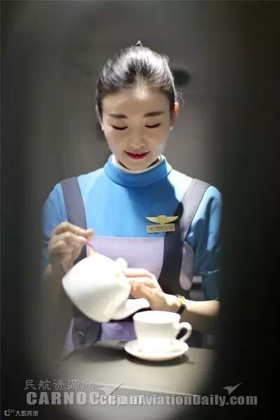 这种Style的空姐表情,你绝对没看过!"