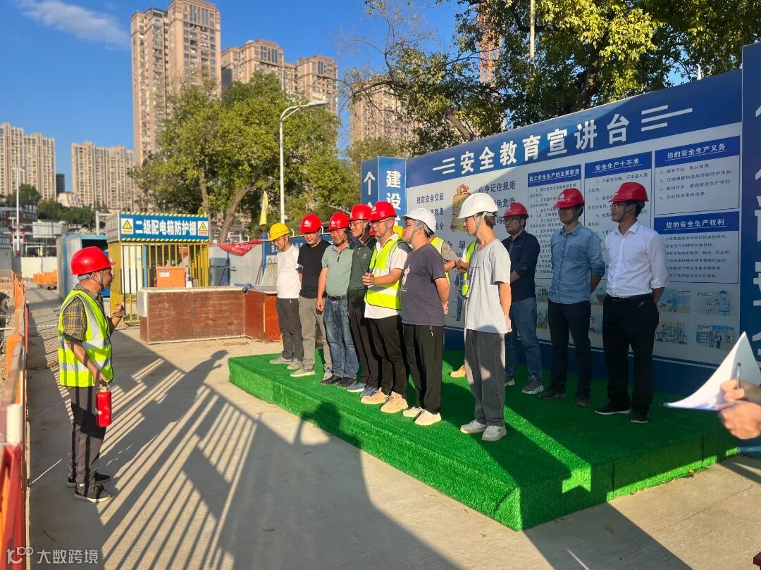 联美公司 叶小强 郑思瑶 德化许厝第三工程项目部开展消防逃生疏散及灭火应急演练 (2).jpg