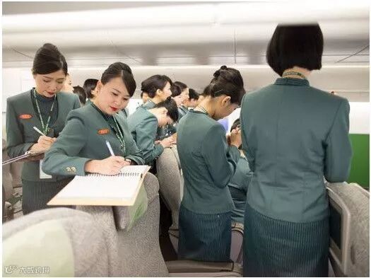 探秘长荣航空客舱乘务员训练中心