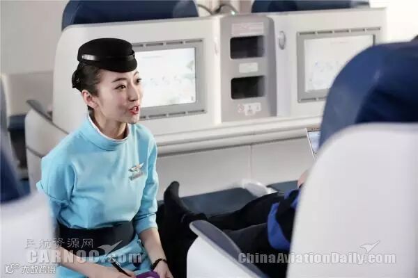 这种Style的空姐表情,你绝对没看过!"
