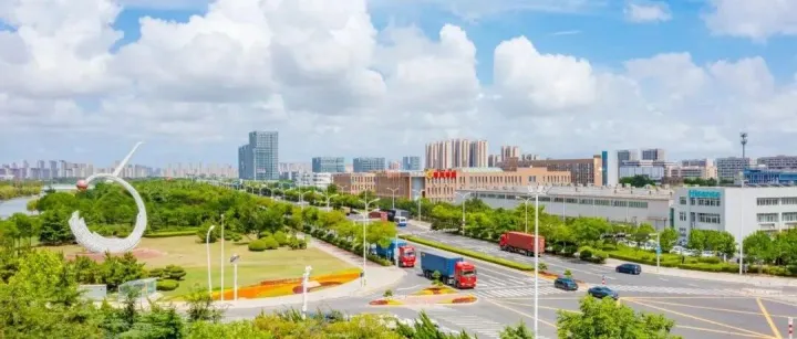 《经济日报》聚焦青岛高新区：精准问需优化环境 把服务做到企业心坎上