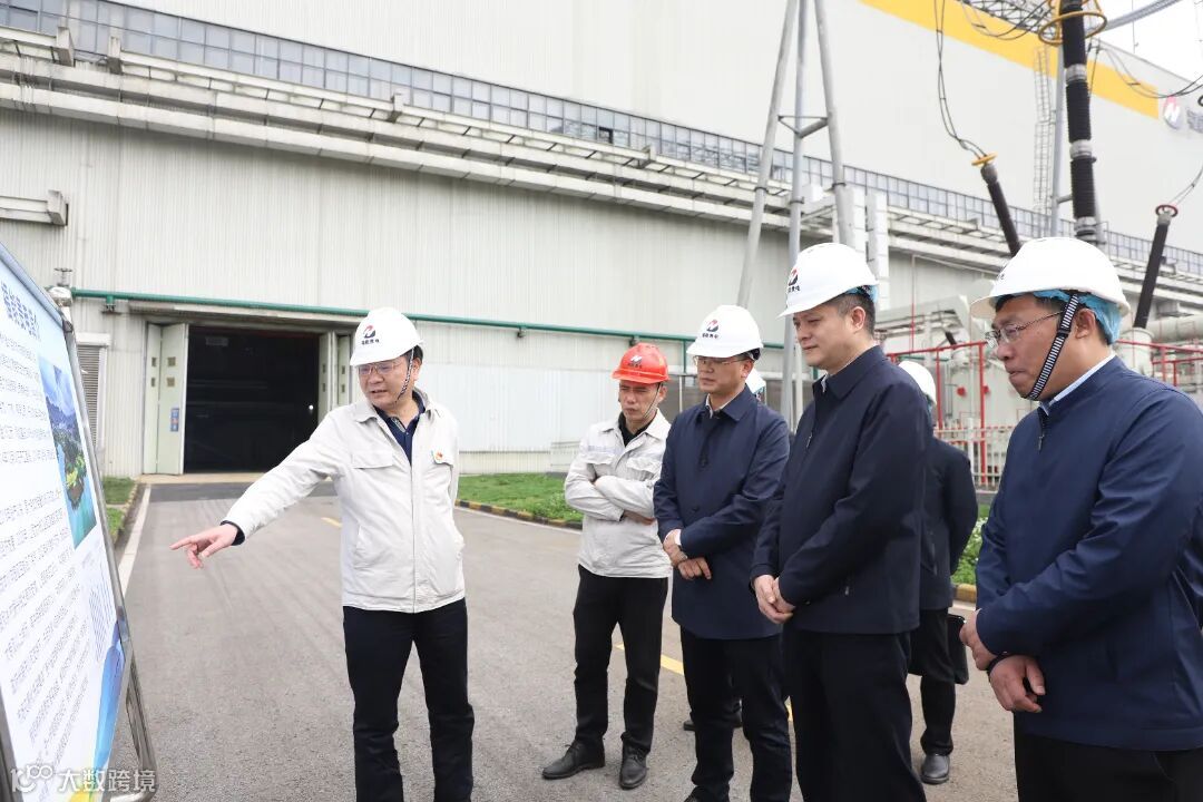 福能贵电 罗克进:六盘水市市长李巍到福能贵电调研安全生产和电煤保供情况照片1.jpg