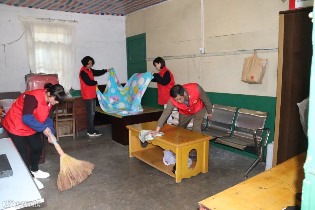 永安煤业靳静,物供分公司扬大爱倡文明 情系职工暖人心.jpg