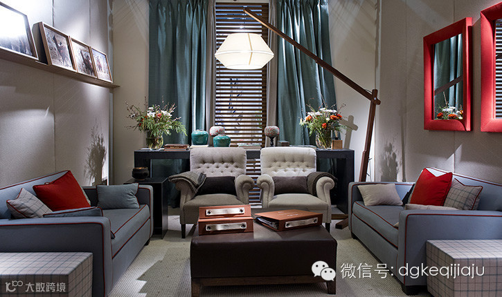 北欧设计一直被人津津乐道,斯德哥尔摩设计周与哥本哈根设计周等北欧数个设计周一起展示着北欧每年家居的变化。在斯德哥尔摩设计周期间,你会在散落于城市各个岛屿上找到有趣的去处,从主场馆到各个品牌的showroom,都有让你期待的惊喜。从家具到灯饰,或是一些设计院校的学生作品,解读着不同的北欧式生活。