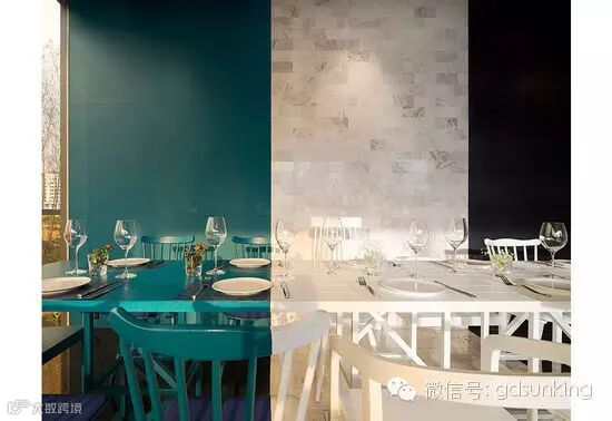 特定区域的天花板、墙面、桌椅都用同种颜色