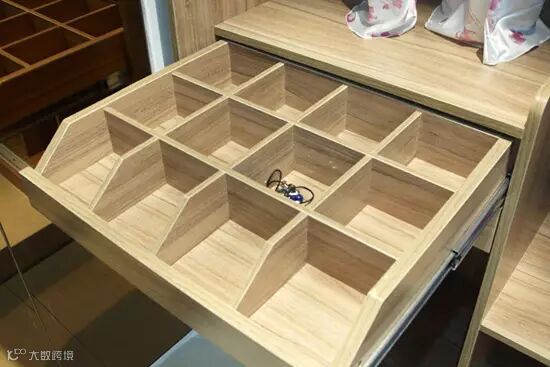 满足不同人群需求 定制衣柜依年龄而定