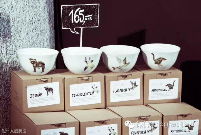 相较于其它设计展,Blickfang在国内被熟知的也许不多——但是如果是设计专业的学生、或是年轻的家居、产品独立设计师们来说,Blickfang是推销展示自己的重要舞台。从首饰、家居到时装,来自世界各地的买手们也会来到这里找寻合适的设计师。Blickfang同时也在巴塞尔、维也纳、哥本哈根等地举办pop-up展览。