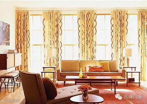选窗帘需在花色上下功夫