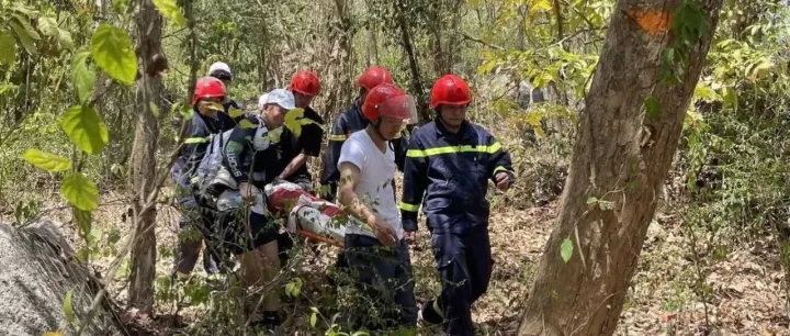 6分钟出动，2小时营救：中国游客骨折被困越南山中