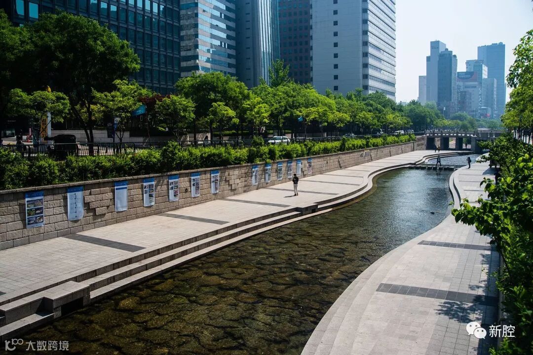 点击查看源网页