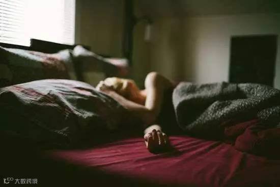 睡觉时身体突然抖一下!为什么?为什么?被答案吓哭