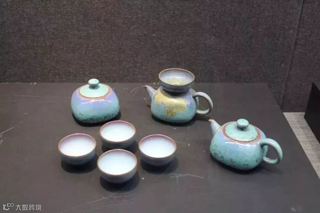 18中原茶叶罐 孔家钧窑1.JPG