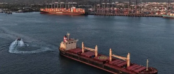 快讯！巴拿马运河港口经营权争端升级！马士基正式驳回索赔，法律拉锯战一触即发 | 跨境老Ye