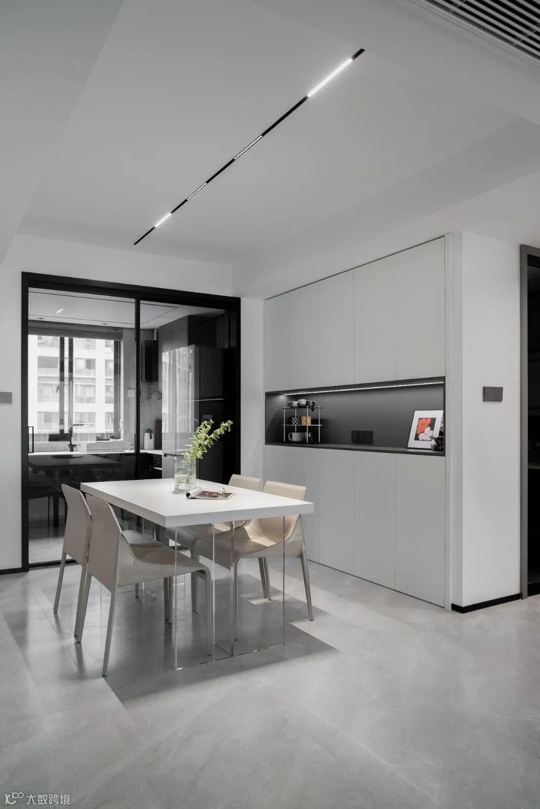 160㎡黑白灰的家以静制动,高级感爆棚,实用性倍增,氛围感拉满!设计案例 (10).jpg