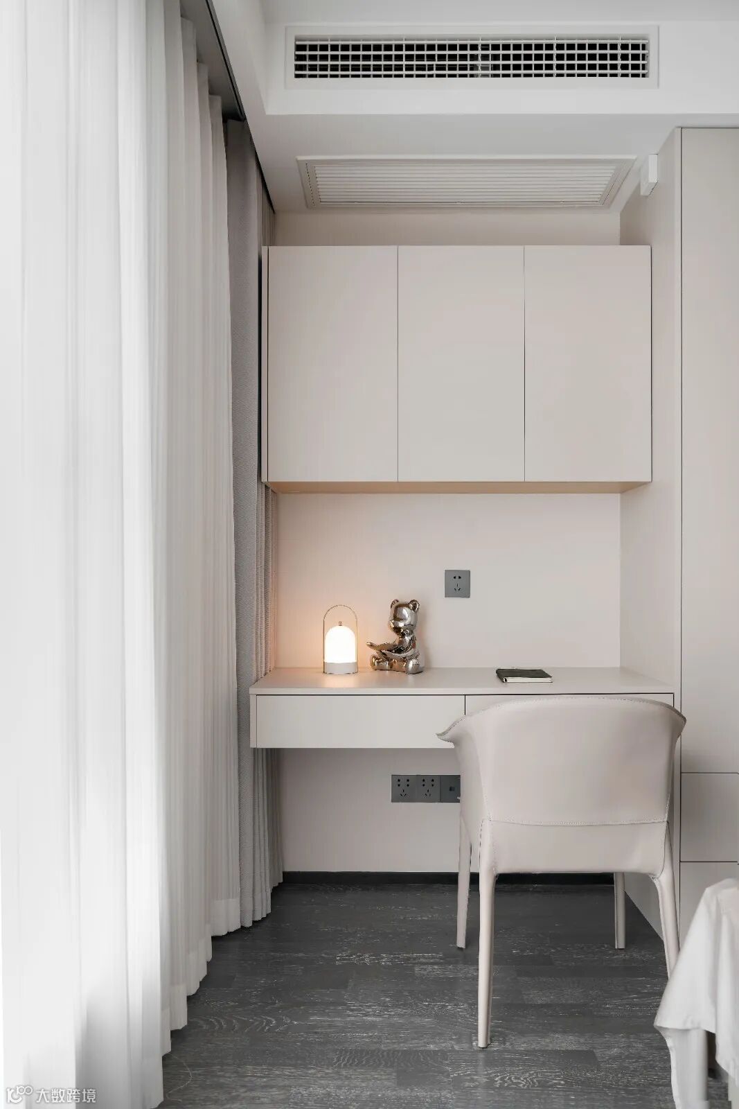 160㎡黑白灰的家以静制动,高级感爆棚,实用性倍增,氛围感拉满!设计案例 (16).jpg