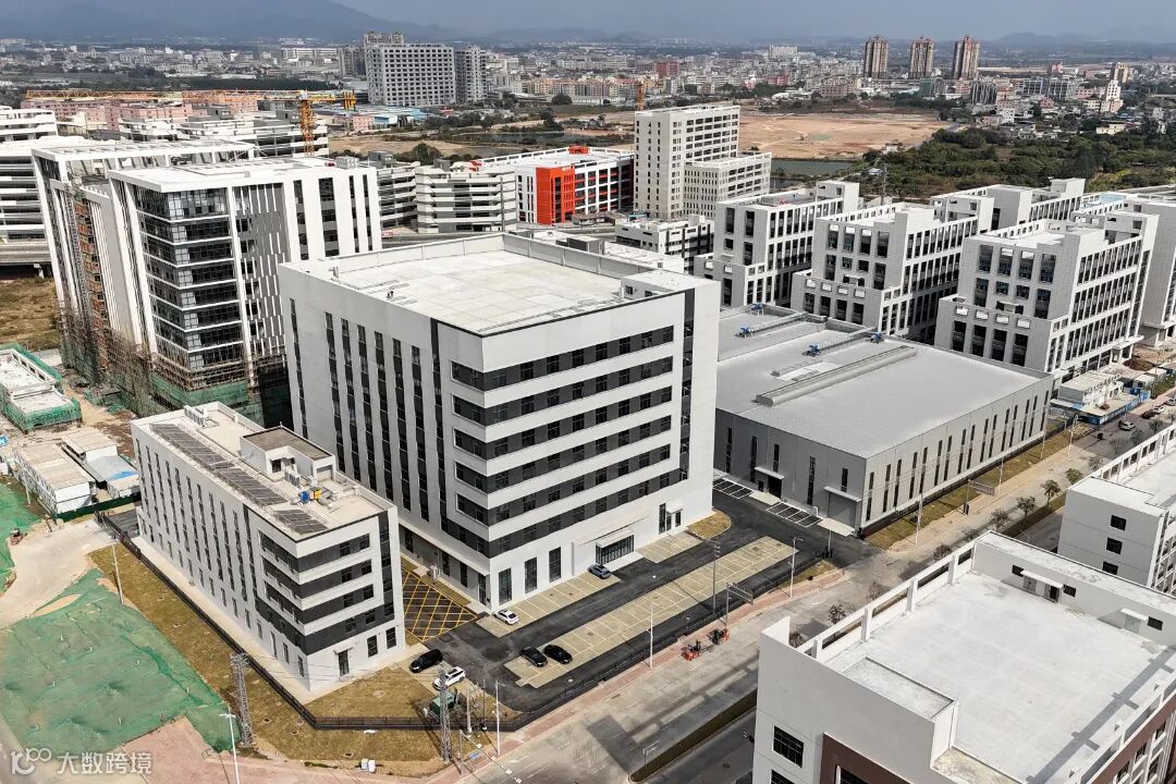 园区全景航拍.JPG