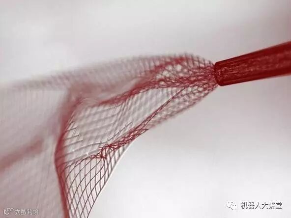 为了不让机器人战胜人类:干脆把人类变成机器人!