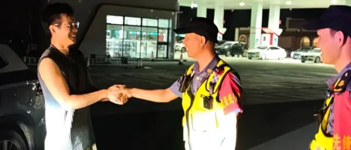 【我为群众办实事】高速公路上那些“搭把手”的暖心事