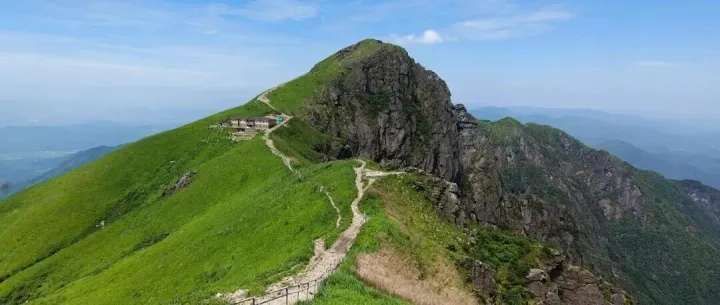 成行4.17-19 特价299元起！每周五晚出发【绿色武功山 2日3晚】赏超级云海：向云端高山草甸，草木界小阿勒泰