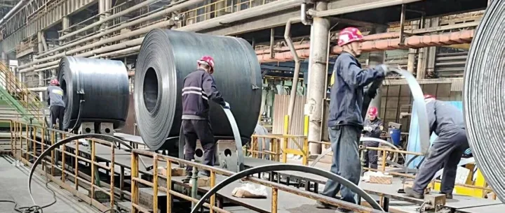 热轧制品分公司全力保障鞍钢热轧管线钢包装生产