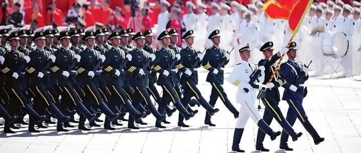 曙晨新能源集团组织观看9.3阅兵直播：以国之荣耀，铸企之匠心