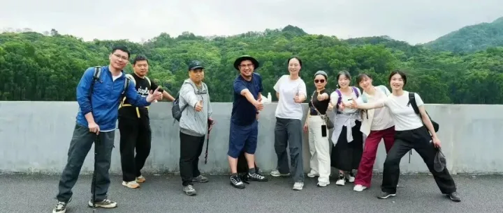 嘿嘿，今天我也是用上Claude Code啦！