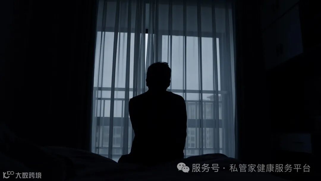 【4k原创】压力大的男人寂寞抽烟喝酒_3840X2160_高清视频素材下载(编号:4974361)_实拍视频_VJ师网 www.vjshi.com