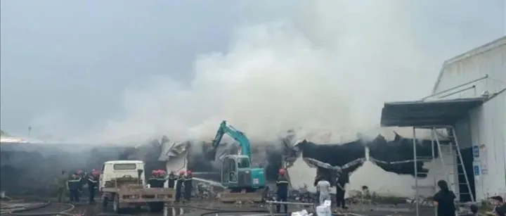 越南<em>兴安</em>：中资鞋厂突发火灾，700员工及时疏散