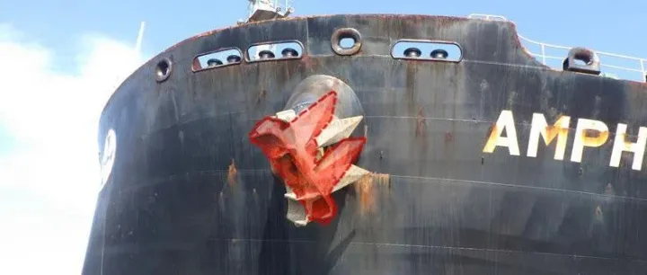 【事故分析】散货船航行中解锚致 1 死 1 伤