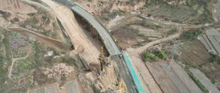 精管细控筑坦途——G109线砂沟桥改造工程跑出建设“加速度”