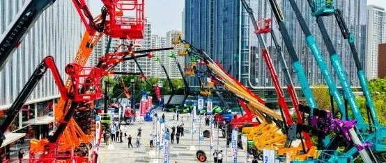 第十届高空作业平台租赁会议暨设备展览在南京成功举办