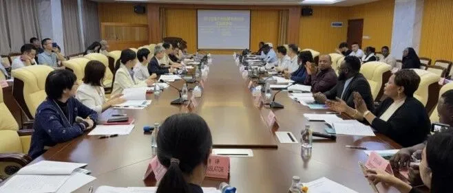 在粤非洲商协会代表虎门服装产业考察行活动成功举办